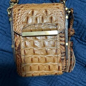 New withOUT tags Brahmin Bucket Crossbody